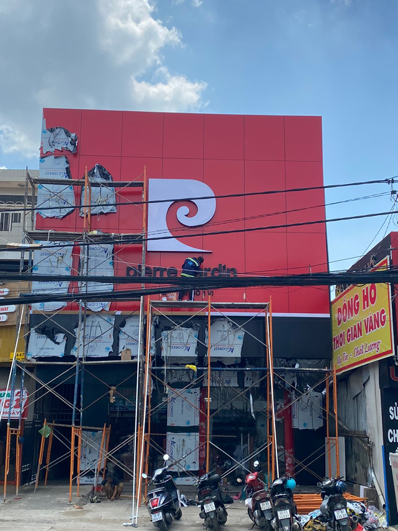 thi công mặt dựng alu