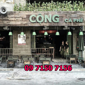 Bảng hiệu gổ gắn chữ nổi